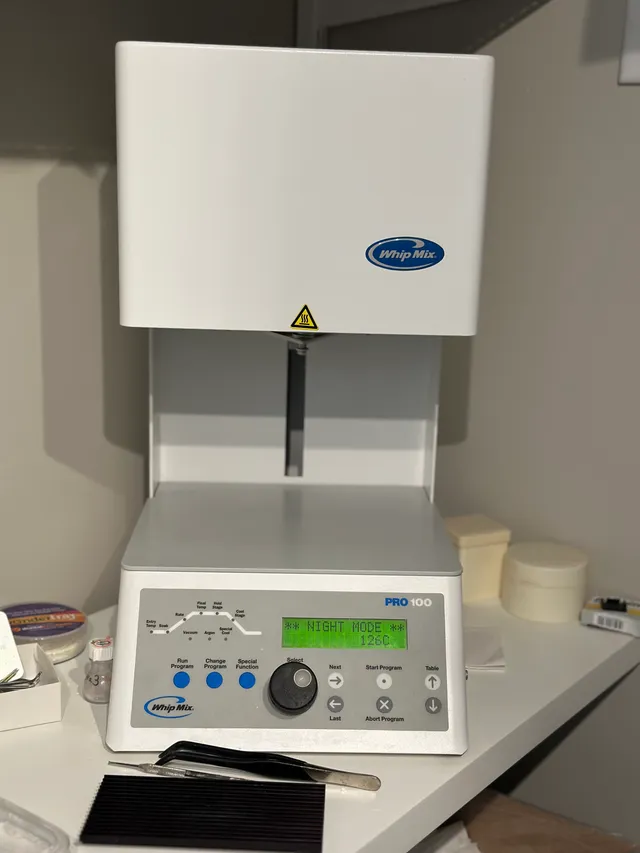 Ceramic oven for custom crown characterization and finishing